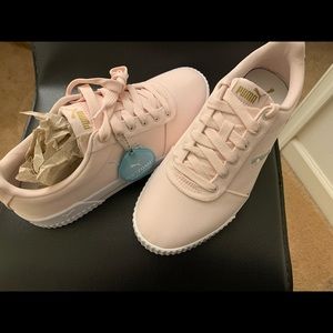 Puma ladies soft foam sneakers